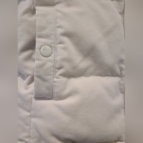 Gap Puffer Vest - Picture 6 of 6